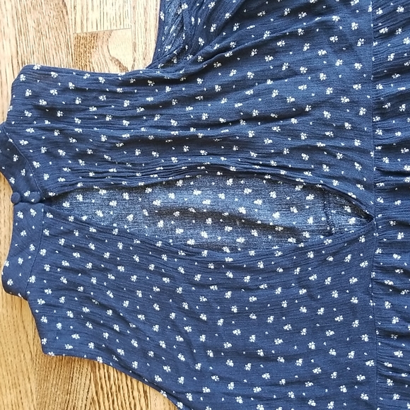 (M) American Eagle Bell Sleeve Viscose Top ❤ Shoulder & Back Cutouts ❤ - Picture 10 of 10